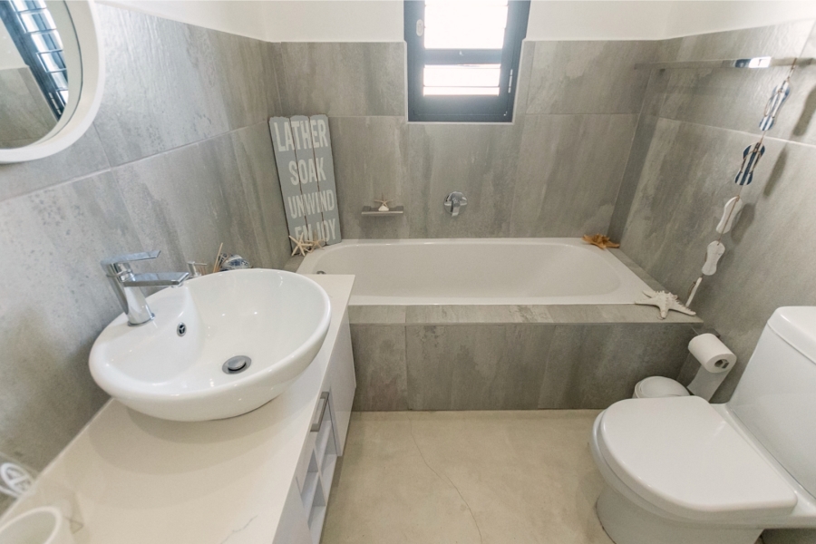 4 Bedroom Property for Sale in Jacobsbaai Western Cape